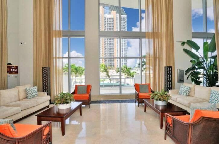 Beachfront Resort - Pool - Ocean View Balcony- Gym 마이애미 비치 외부 사진
